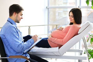 江门供卵助孕医院有哪些：怀孕初期的反应有哪些